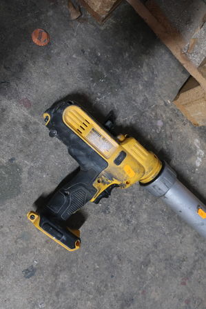 Fugepistol DEWALT DCE580