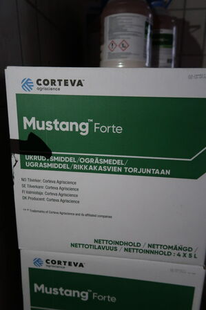 4 stk. dunke med ukrudtsmiddel CORTEVA Mustang Forte 5L