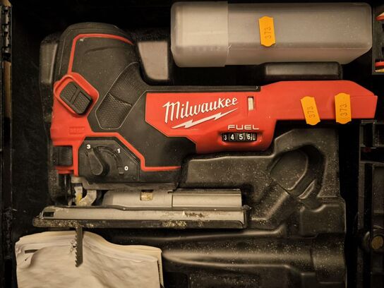 Stiksav MILWAUKEE M18 med kasse