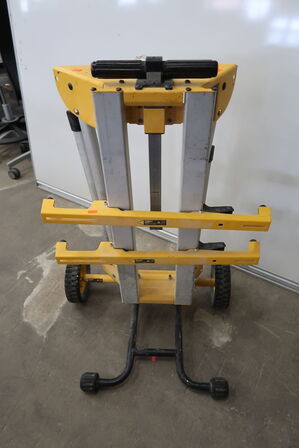 Transportabelt stativ/arbejdsbord DEWALT DE7401