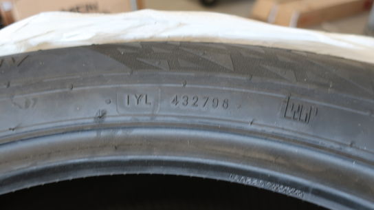 Vinterdæk NOKIAN TYRES 235/55R19 105V