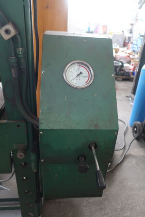 Hydraulisk presse COMPAC EP40-1D-3