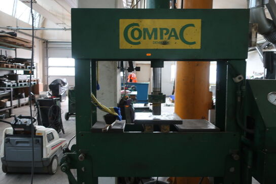 Hydraulisk presse COMPAC EP40-1D-3