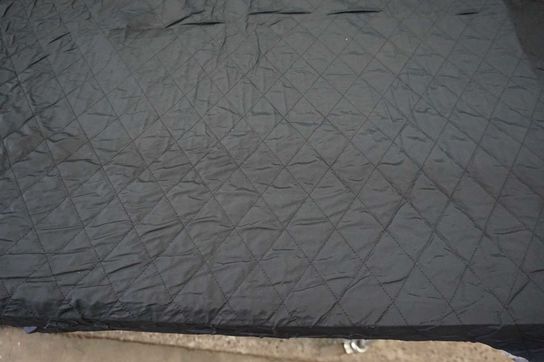 3 Ruller Quilt med ternet inderfor I alt ca. 170 Meter Color: Navy