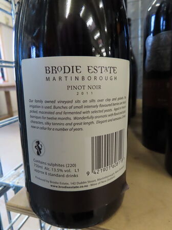 8 fl. rødvin, BRODIE ESTATE Martinborough Pinot Noir 2011