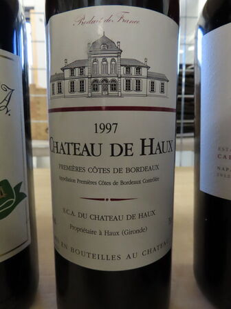 2 fl. rødvin, CHATEAU DE HAUX Preméres Cotes De Bordeaux 1990+1997