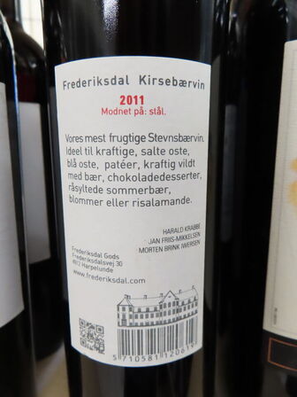 2 fl. kirsebærvin, FREDERIKSDAL VIN ufiltreret 2011 (0,375L)