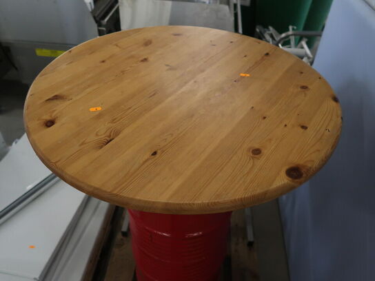 Barbord 117 cm høj og 78 cm i diameter