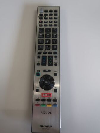 70" LCD TV SHARP LC-70LE747EN med 183 cm høj stander