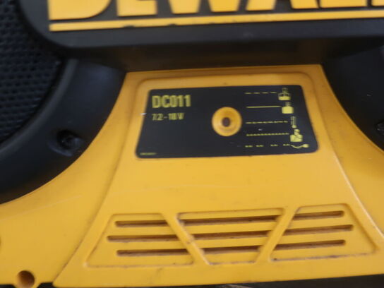 Radio DEWALT DC011 m. oplader