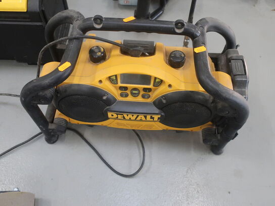 Radio DEWALT DC011 m. oplader