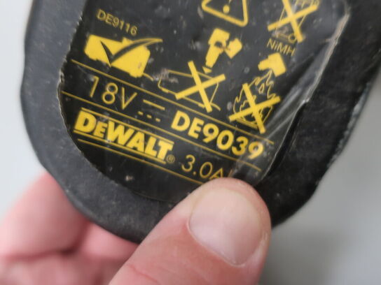 Værktøjspakke akku DEWALT 18V (se billeder)