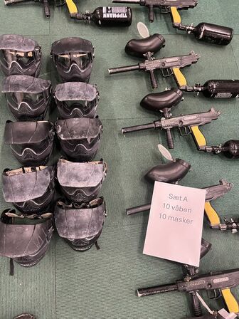 Paintball udstyr 10 våben og 10 masker inkl.kasse kugler sæt a