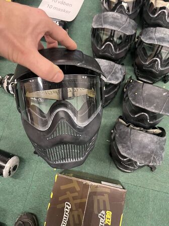 Paintball udstyr 10 våben og 10 masker inkl.kasse kugler sæt E