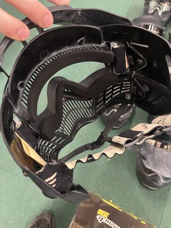 Paintball udstyr 10 våben og 10 masker inkl.kasse kugler sæt b