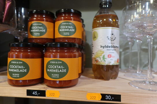 14 stk. cocktailmarmelade samt 2 stk. hyldeblomstsodavand