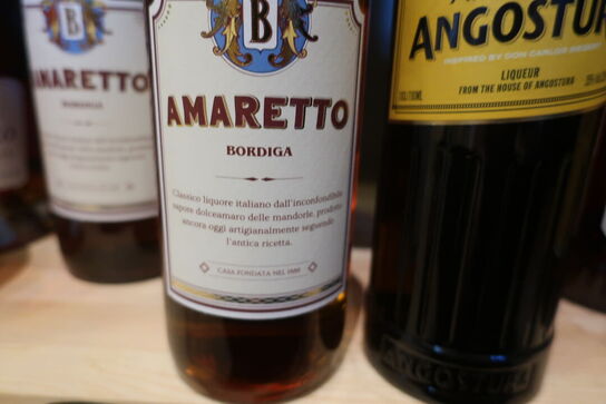 5 fl. Amaretto BORDIGA, AMARO DI Angostura