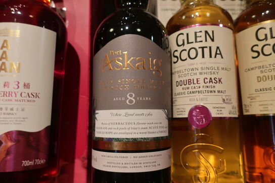 1 fl. Whiskey PORT ASKAIG 