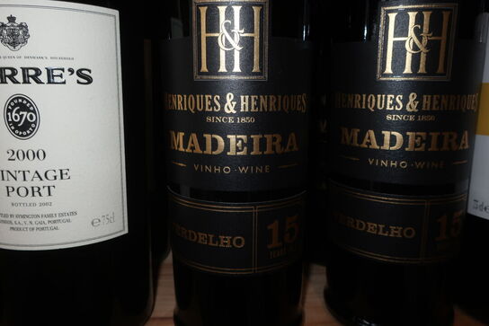 4 fl. Portvin HENRIQUES & HENRIQUES Madeira 15 Years Old