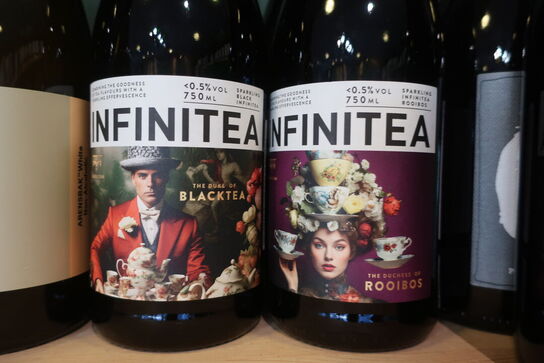 4 fl. Mousserende INFINITEA Rooibos, Blacktea
