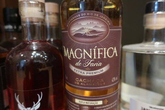 2 fl. Rom MAGNIFICA DE FARIA Extra Premium