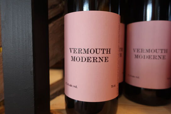 7 fl. Vermouth MODERNE 