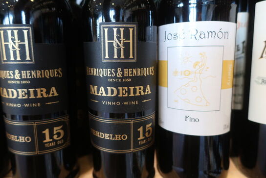 3 fl. Portvin HENRIQUES & HENRIQUES Madeira 15 Years Old