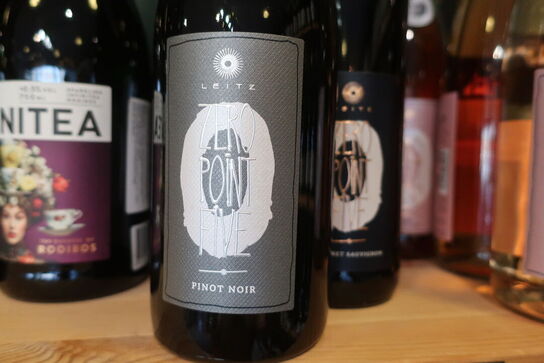 4 fl. Rødvin LEITZ Pinot Nor, Cabernet Sauvignong