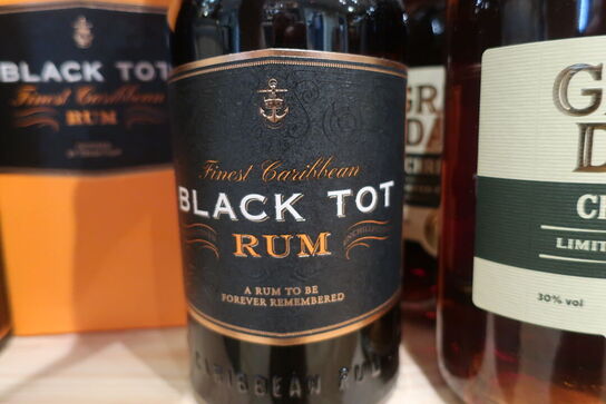 2 fl. Rom BLACK TOT Rum