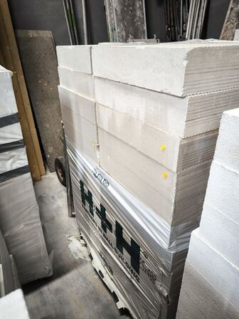 3 stk. paller med betonelementer