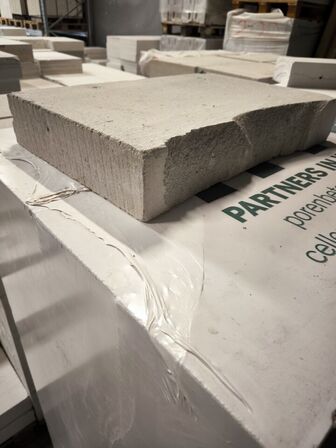 3 stk. paller med betonelementer