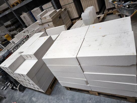 4 stk. paller med betonelementer
