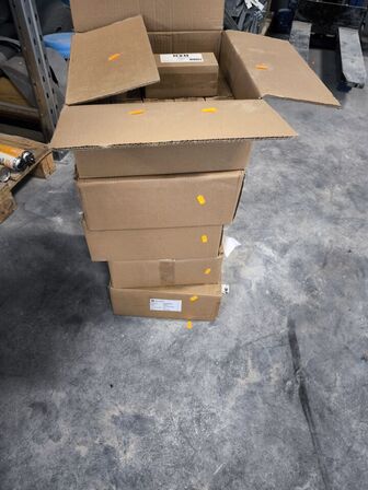 5 stk. kasser med vinkelbeslag H+H