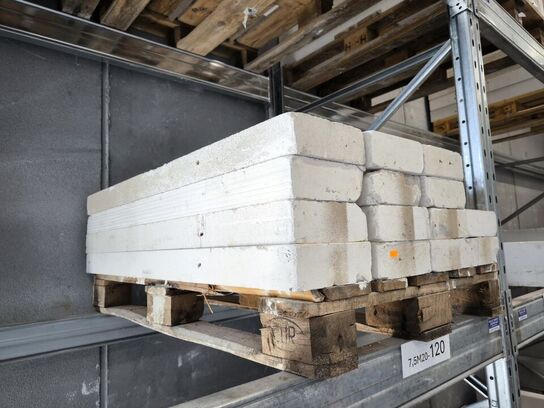 7 stk. paller med betonelementer