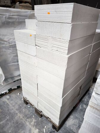 6 stk. paller med betonelementer