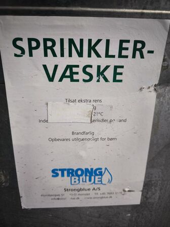 Palletank med sprinklervæske