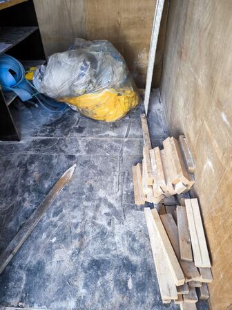 10 fods container med indhold
