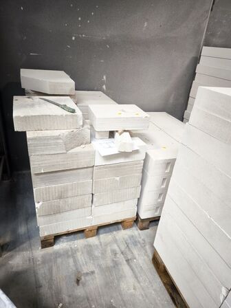 5 stk. paller med betonelementer