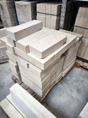 4 stk. paller med betonelementer