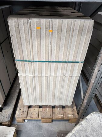 9 stk. paller med betonelementer