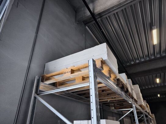 7 stk. paller med betonelementer