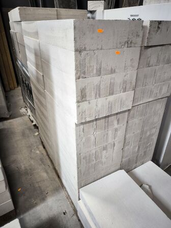 3 stk. paller med betonelementer