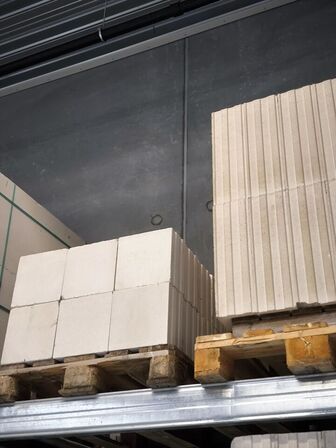 9 stk. paller med betonelementer