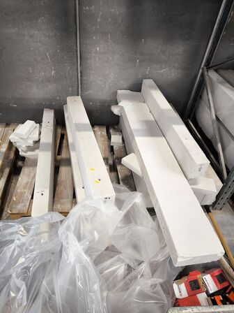 4 stk. paller med betonelementer