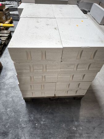 4 stk. paller med betonelementer