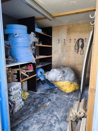 10 fods container med indhold