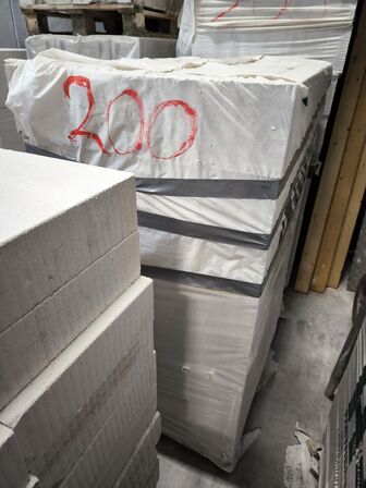 9 stk. paller med betonelementer