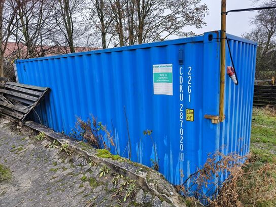 20'  Isoleret container med el. med indhold 