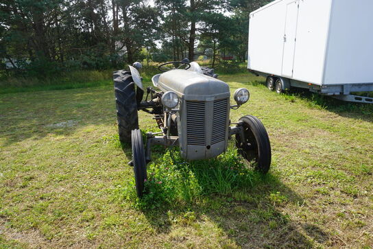 Traktor Massey Ferguson