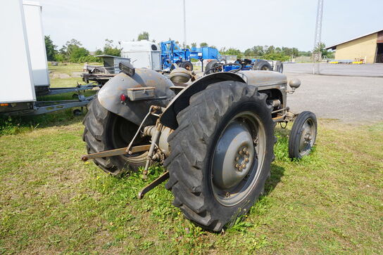 Traktor Massey Ferguson